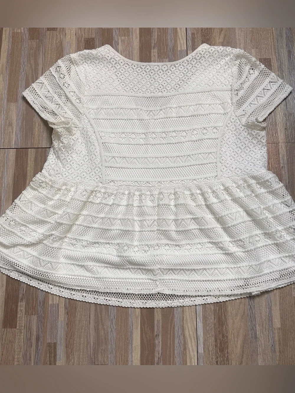 Lane Bryant Creamy White Lace Knit V-Neck Peplum Top Women’s Plus Size 22/24 (2x